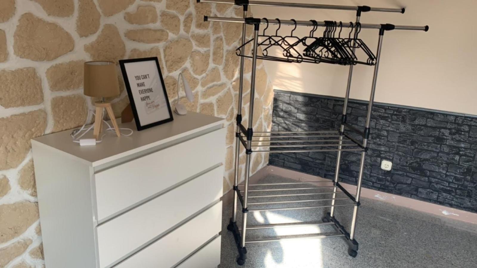 Zimmer In Wohnung, Monteure, Zentral, Enger Экстерьер фото