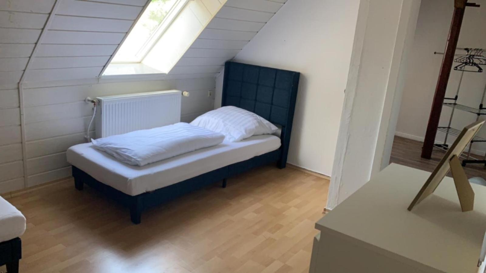 Zimmer In Wohnung, Monteure, Zentral, Enger Экстерьер фото